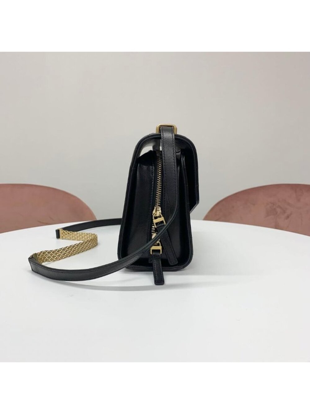 Chanel CC Logo Chez Blanc Medal Flap Stitch Shoulder Bag - Picture 2 of 10